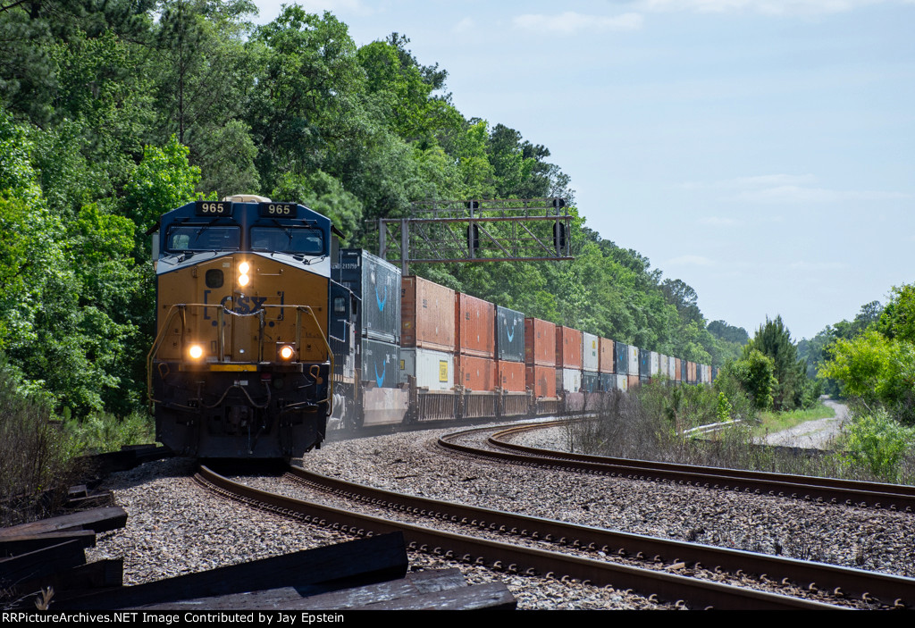I026 (Jacksonville to Chicago) rounds the bend at Callahan